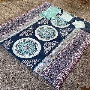 Full size bedding set & curtain